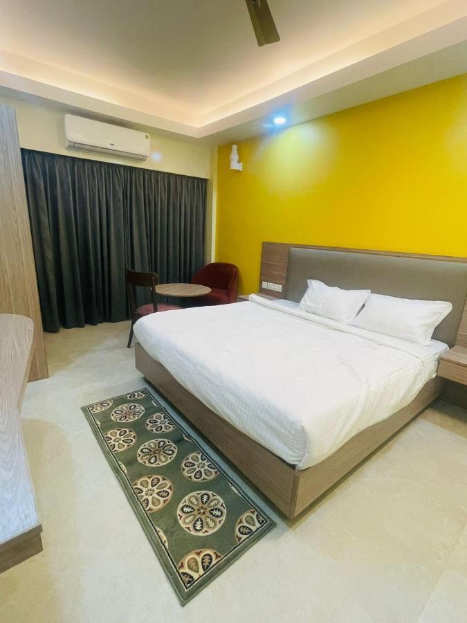 Royal Beach International Puri Exteriör bild