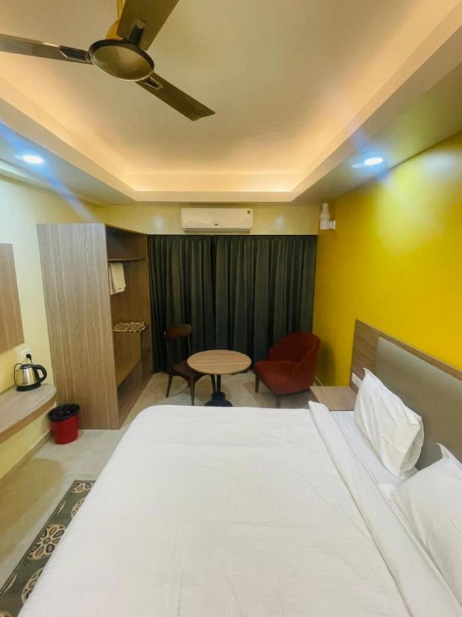 Royal Beach International Puri Exteriör bild