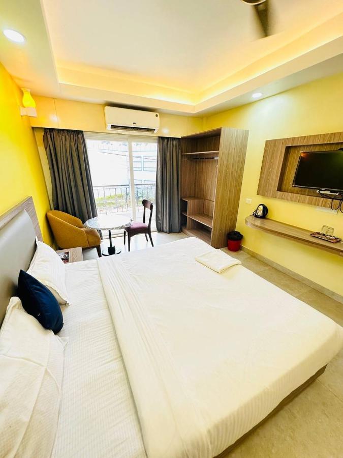 Royal Beach International Puri Exteriör bild