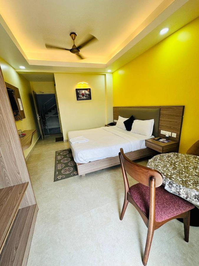 Royal Beach International Puri Exteriör bild