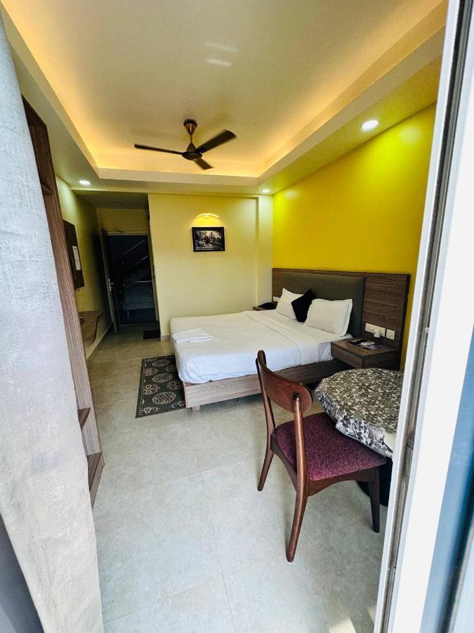 Royal Beach International Puri Exteriör bild