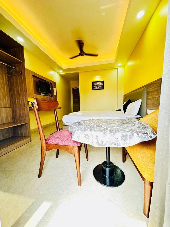 Royal Beach International Puri Exteriör bild